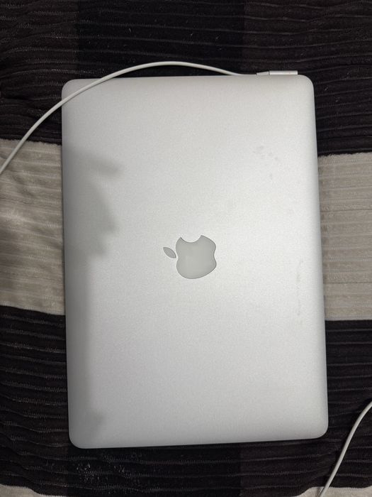 Продам MacBook Air 13” Mid 2011