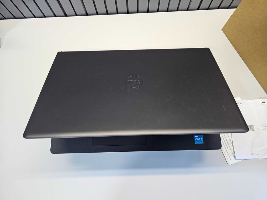 ПРОДАМ Dell Vostro 3520 Ноутбук Core™i3-1215U/8GB/256SSD/15.6"iPS120HZ