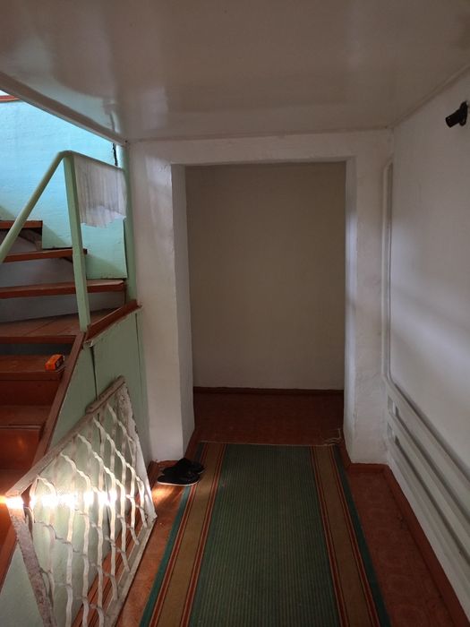 Уй сотилади полтороэтажка