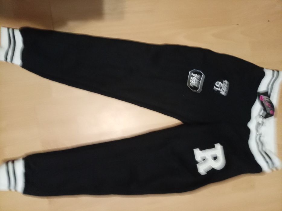 Pantaloni noi de trening f  groși,cu etichetă
