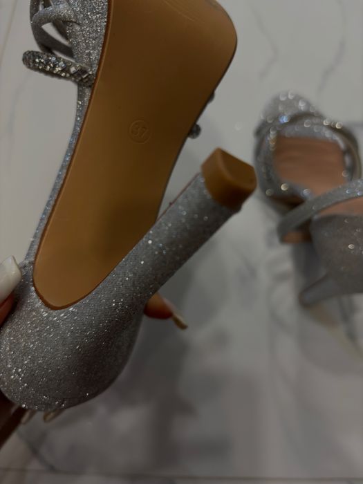 Дамски сребърни токчета