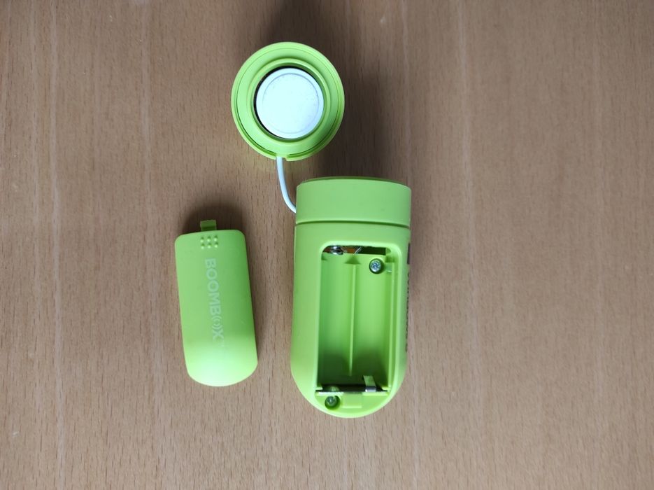 Оригинална преносима  аудио колонка BOOMBOX в атрактивен зелен цвят