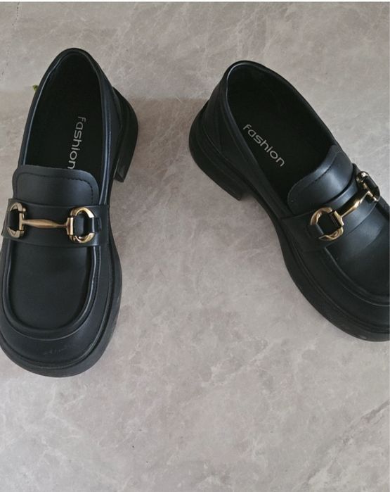 Продам женские лоферы
