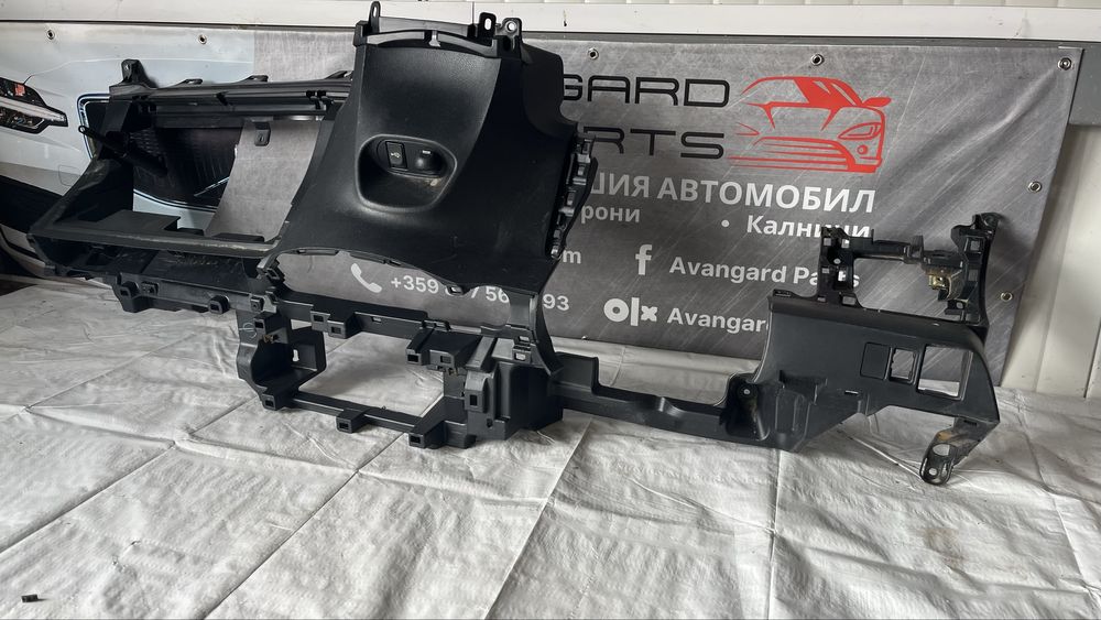 Долна част на табло Toyota Yaris 2015-2018