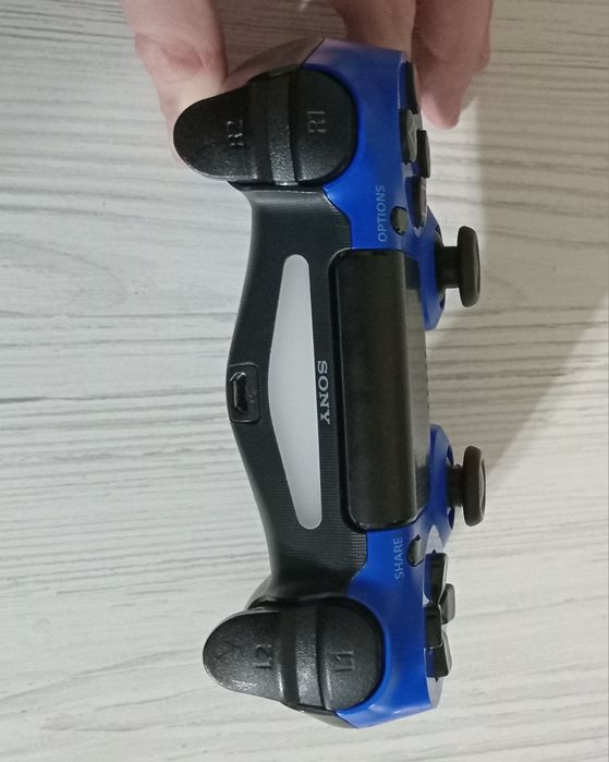 Vand sau schimb ps4 cu xbox series s Ps ul are o maneta si 5 jocuri.