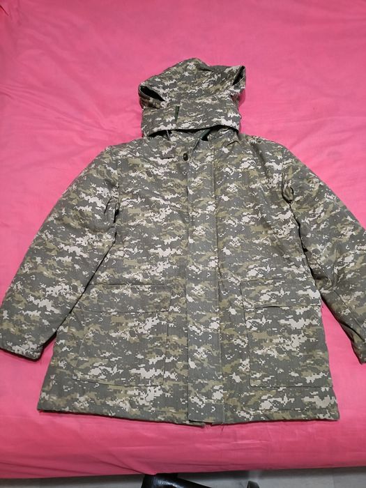 Продам тёплую телогрейку размер 52.