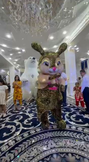 Yaltiroq quyonchalar sotiladi