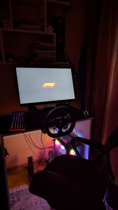 Игровой компьютер с рулем