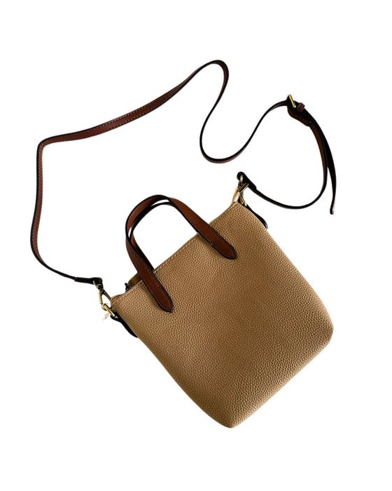 Маленькая коричневая сумочка