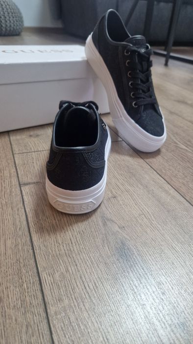 Дамски кецове GUESS