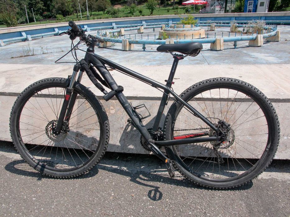 bicicleta Cube Attention