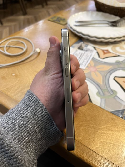 IPhone 15 pro 256гб