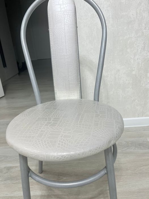 Стулья табуретки