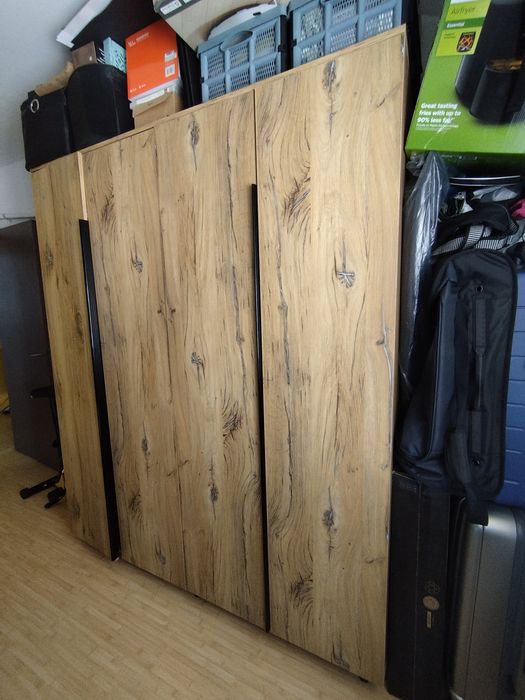 Dulap dormitor 165 x 52 x 204 cm, ca nou!