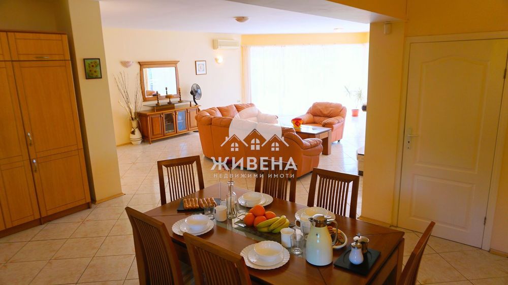 Продава къща с басейн в с.Соколово, обл. Добрич