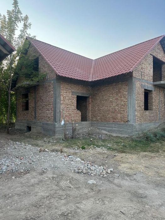 Продам недостроенный дом с мансардой