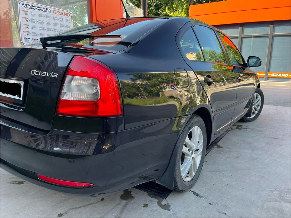 Шкода Октавия 1.8