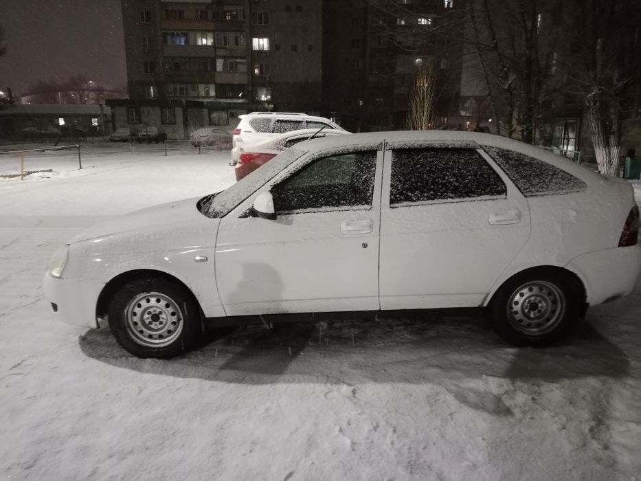 Приора хэтчбек 2012 года