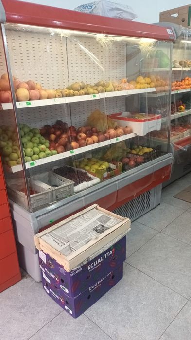 Холодильник и витрина