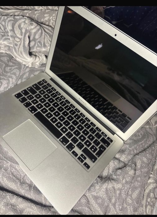 Macbook Air A1466  EMC: 2632