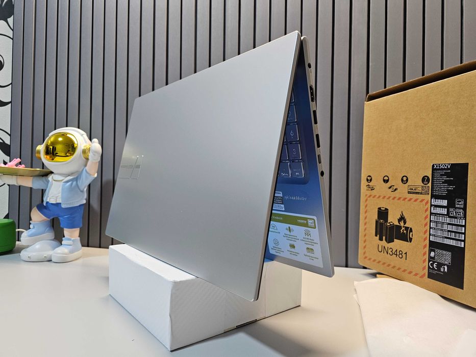 ПРОДАМ Asus VivoBook 15 Ноутбук Core™i7-13620H/16GB/512SSD/15.6"iPSFHD