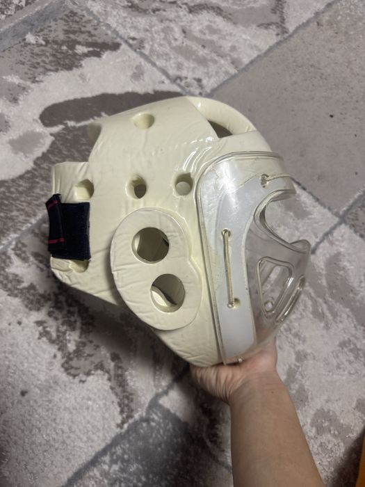 Шлем для каратэ продается