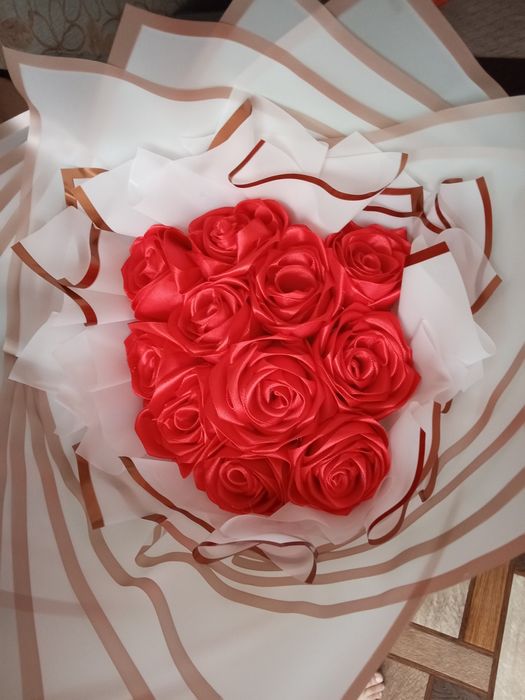 Цветы из атласных лент