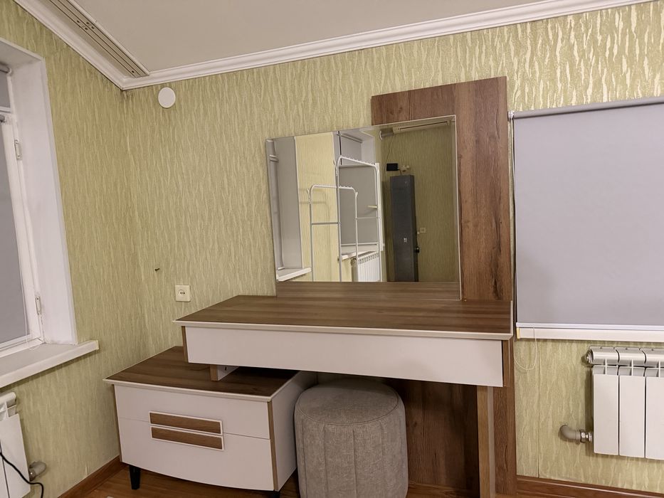 Продам спальный гарнитур