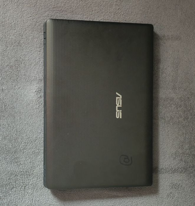 Vând Laptop ASUS.