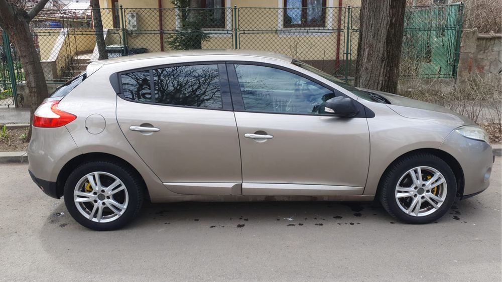 RENAULT Megane 2010 — imagine 3