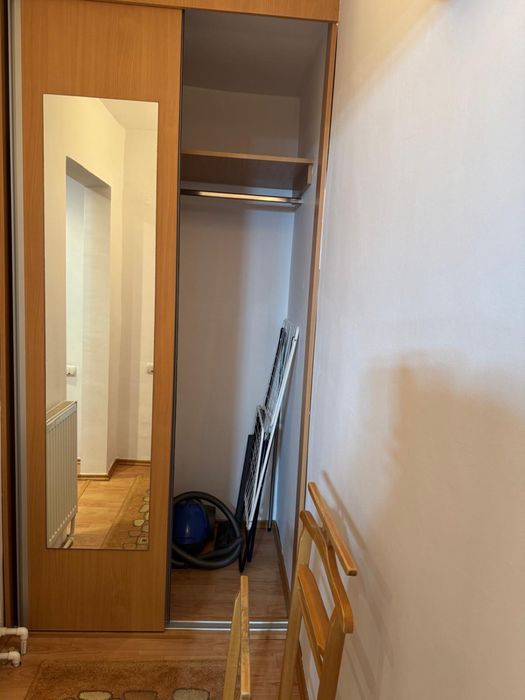 Închiriez garsoniera (43mp)