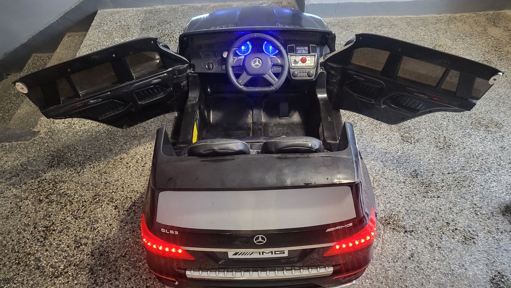 Детска акумулаторна кола