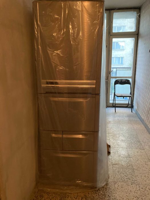 Продавам оригинален японски хладилник Тошиба