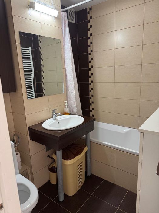 Închiriez apartament 4 camere – 100 mp – Str. Ecaterina Teodoroiu nr. 9
