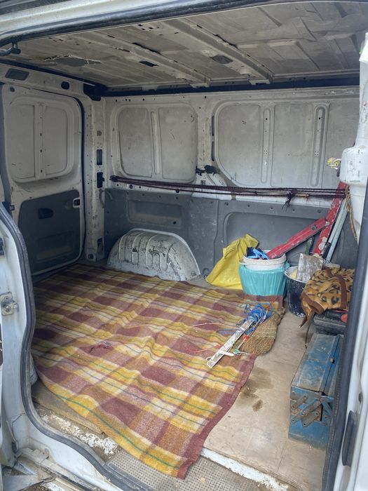 Vand renault trafic 2010  desmembrez