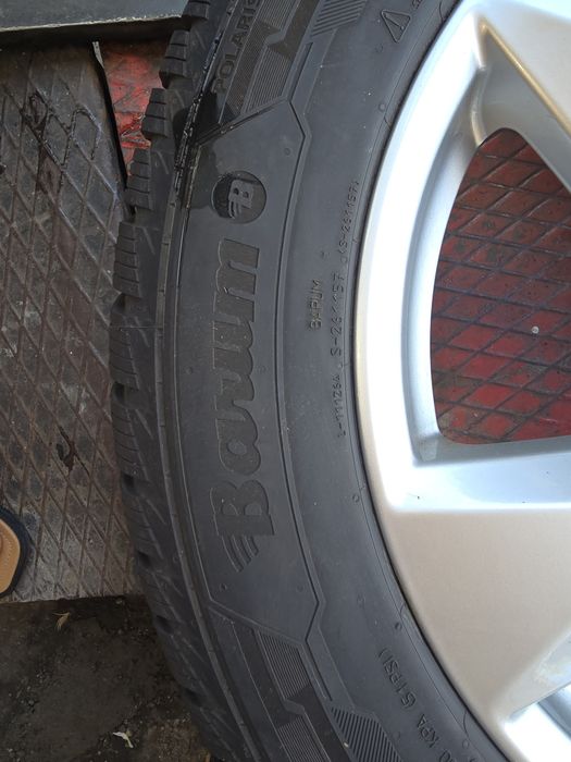 Jante Audi 18" cu anvelope Barum  235/55/18 iarna