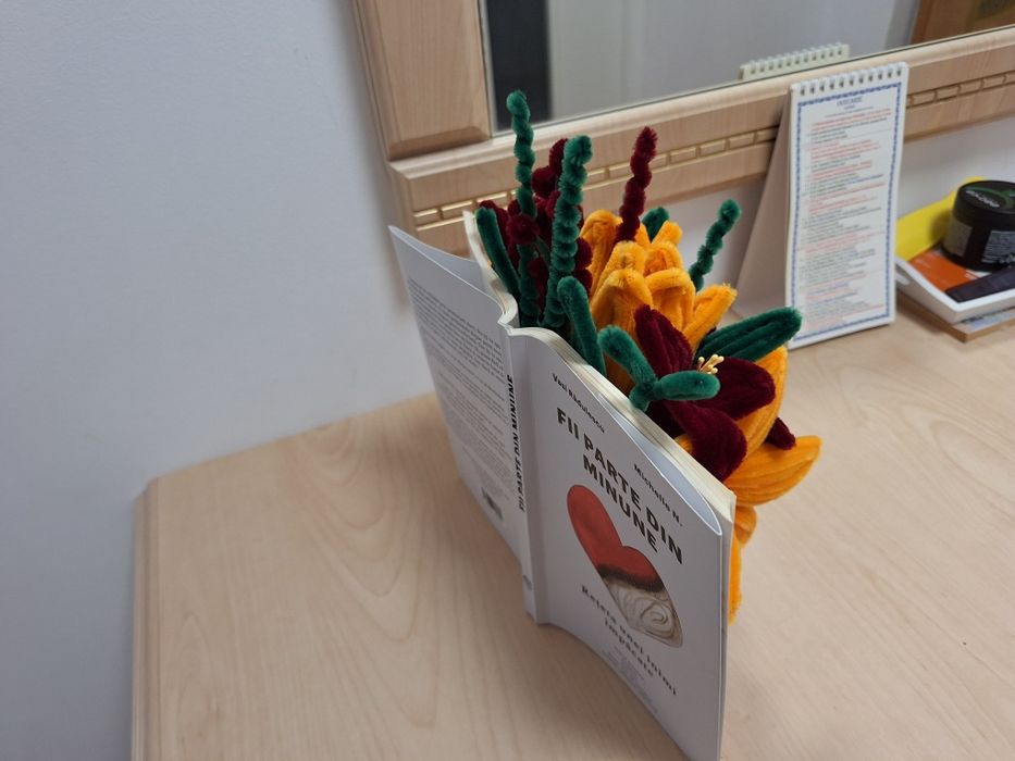 Carte cu flori cadou