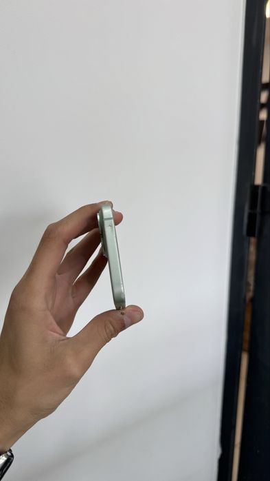 Iphone 15 Green