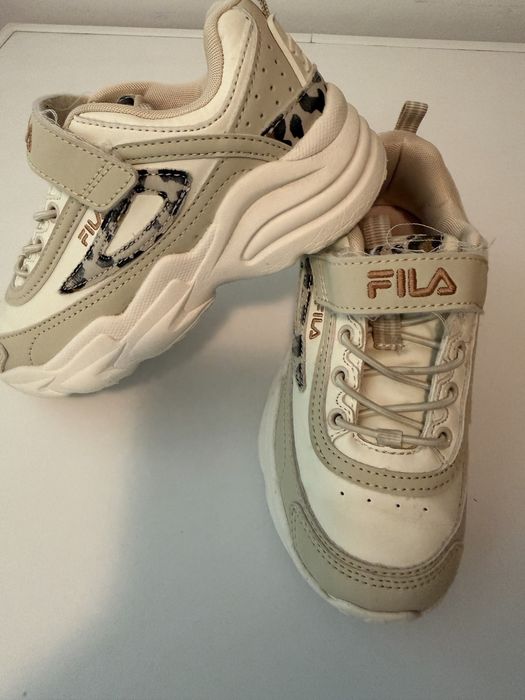 Adidasi Fila si Skechers fetite