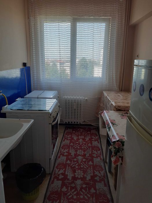 Inchiriez apartament 2 camere in zona centrala