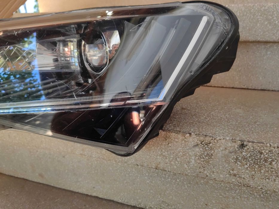 Фар Skoda Superb Bi-Xenon LED ляв / Фар Шкода Суперб Оригинален