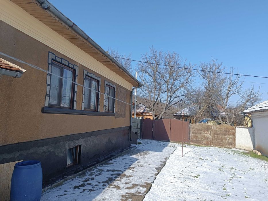 Casă bătrânească vânzare