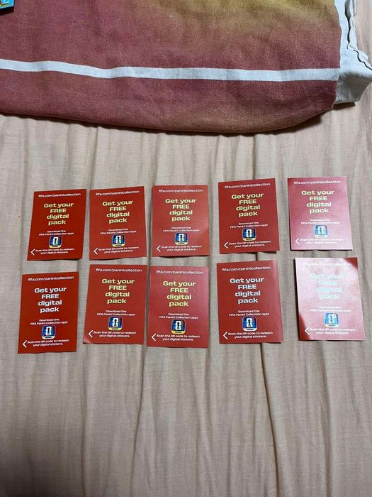 Panini FIFA World Cup 2026-34 стикера (4 сребърни) +10 неизползвани кода