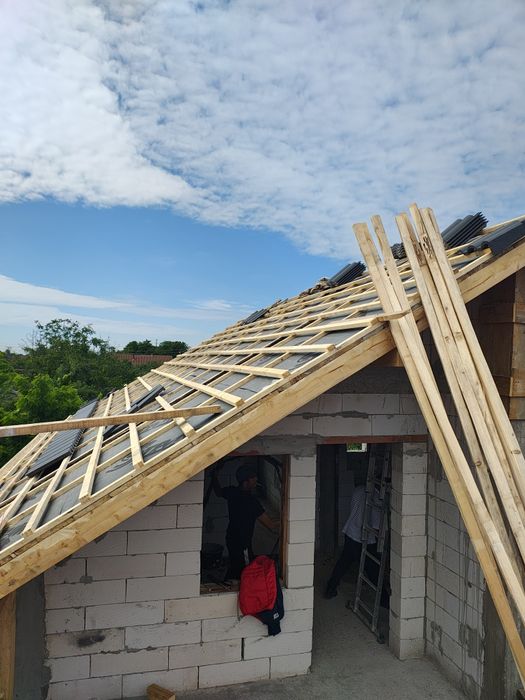 Executam hidroizolatii