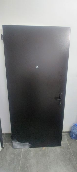 Дверь входная продам