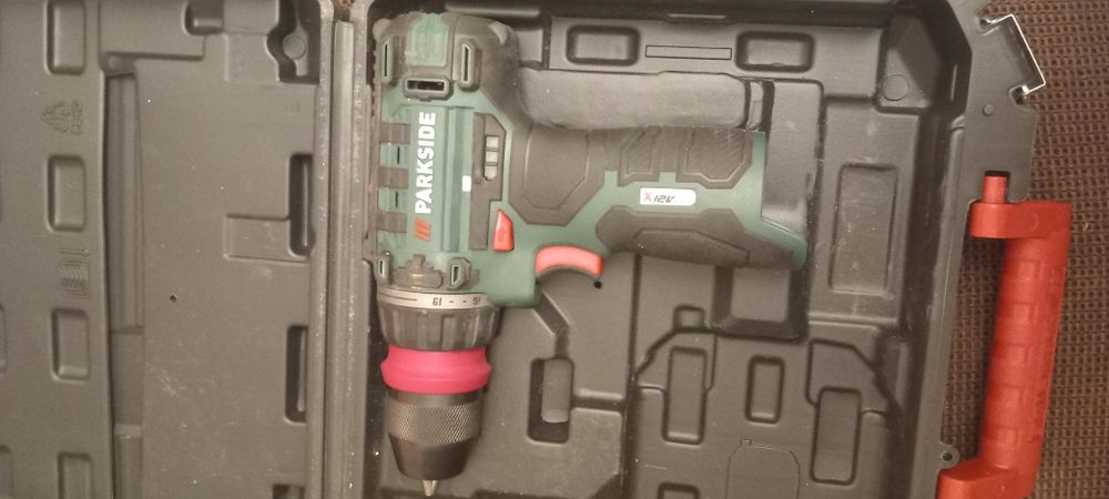 Vând mașină de gaurit și înșurubat Parkside