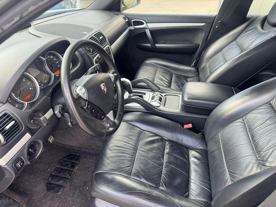 Porsche Cayenne S - doar pentru piese