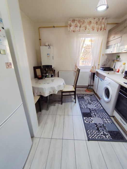 Inchiriez ap 2 camere craiova, etj 1 zona garii