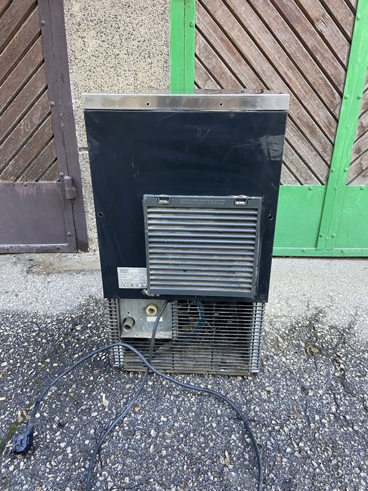 Професионален ледогенератор Brema