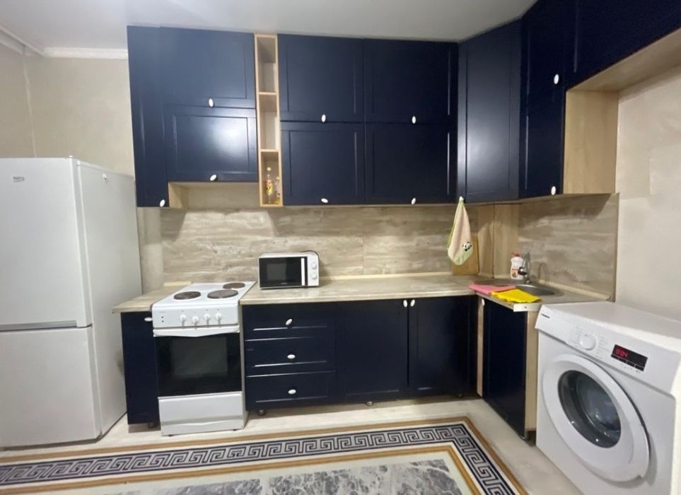 2  КОМНАТНАЯ  посуточно